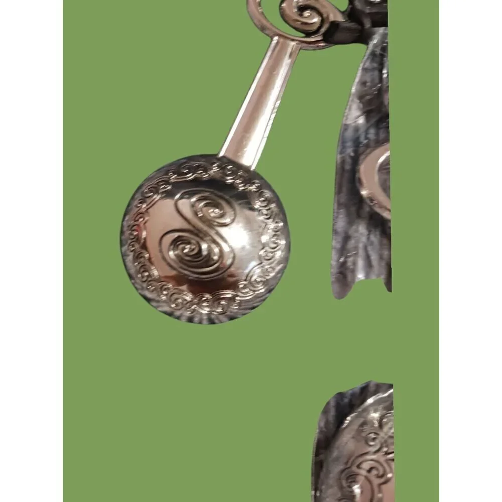 Decorative Silver Measuring Spoon Set With Swirl Design For Baking & Cooking